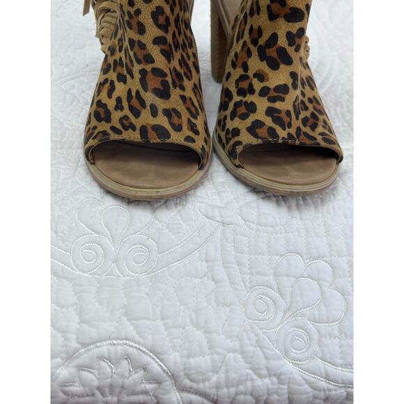 Very Volatile Cheetah Print Block Heel Sandals - Size 7 - Picture 5 of 12